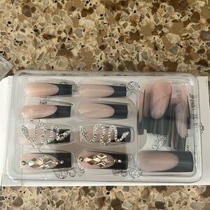 2 set of fake nails, black and cream
